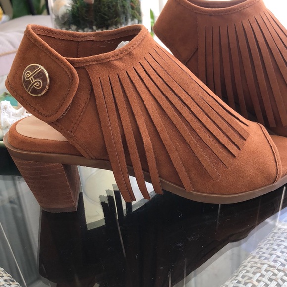 Fringe Boho Western Block Heel Faux Suede Shoes Size 6 EUC - Picture 3 of 9